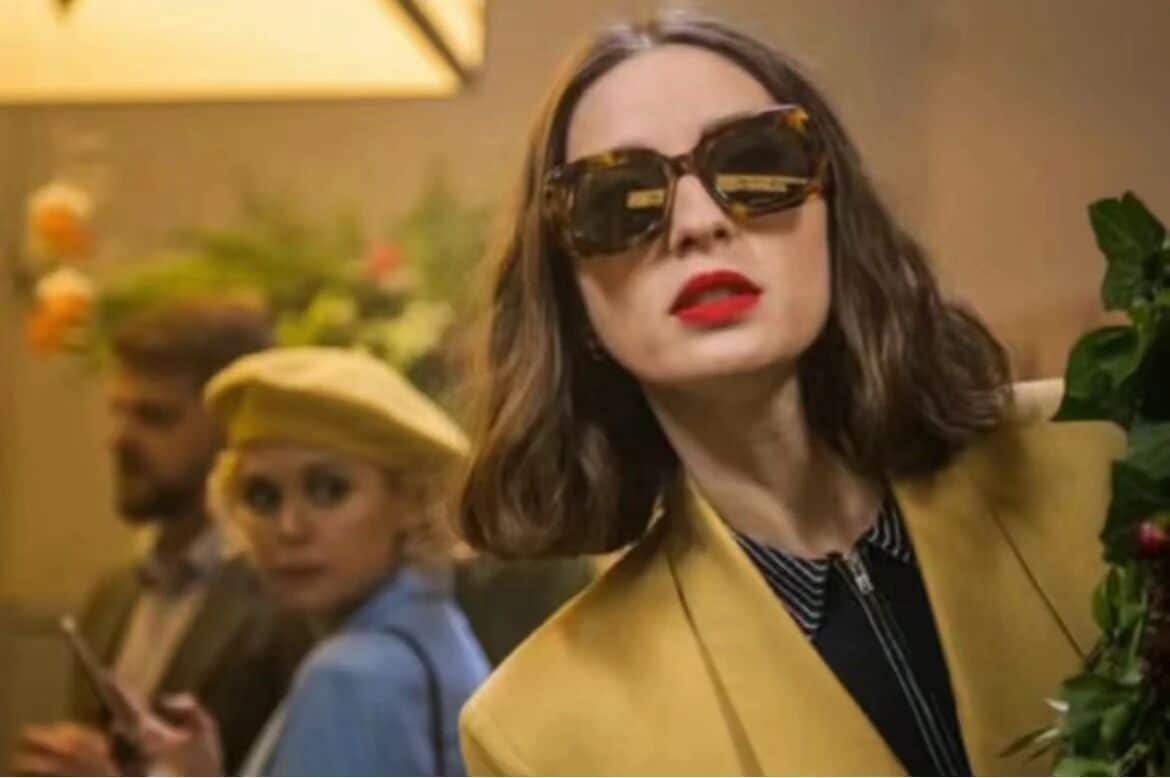 爱情跑调-女性穿搭